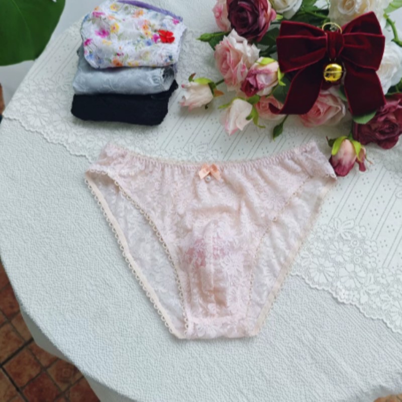 Pure sexy kanten herenslipjes  - Embroidery Embellishments recensie en prijs