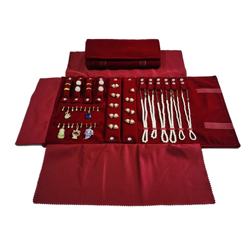 Bordeauxrood fluwelen sieraden - Velvet Ribbon Roll recensie en prijs