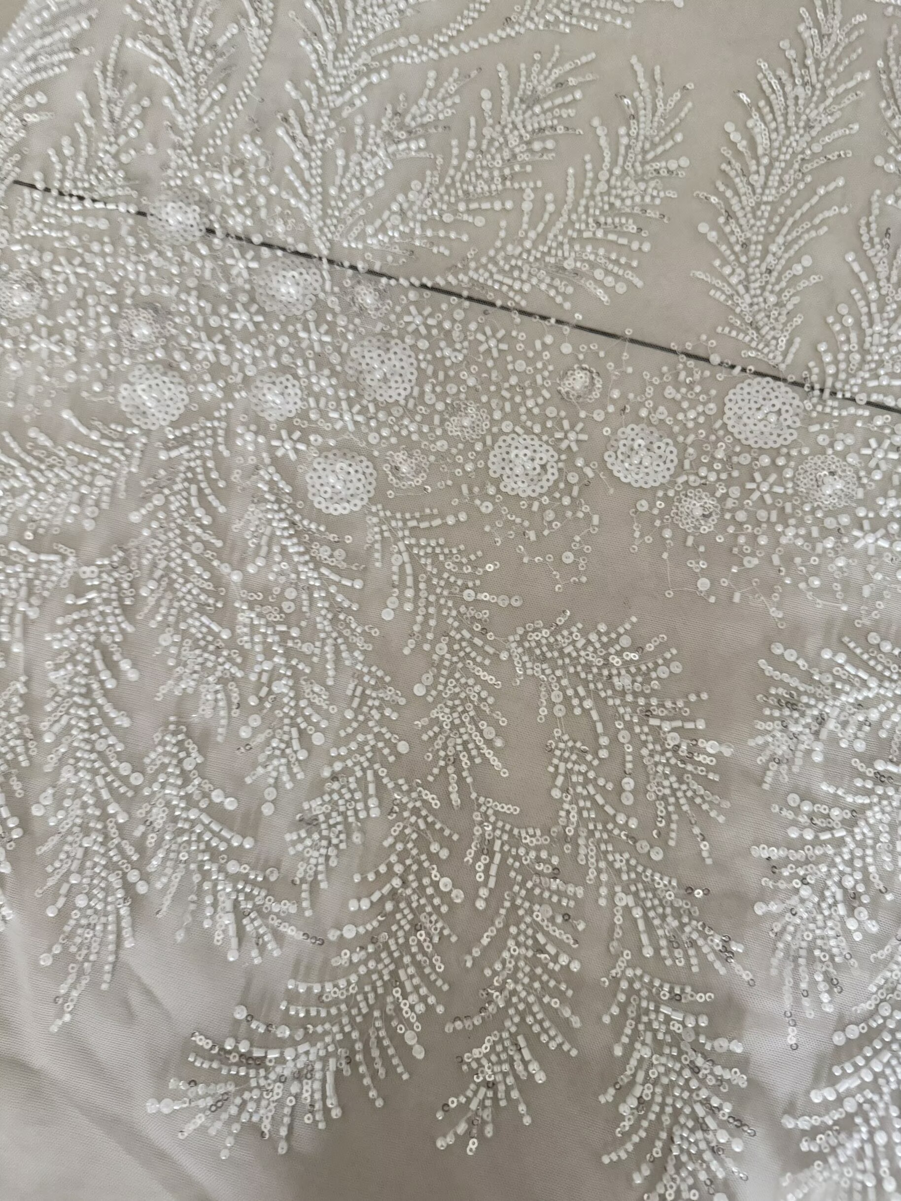 Witte parel-kristal-pailletten - Crystal Mesh Fabric recensie en prijs