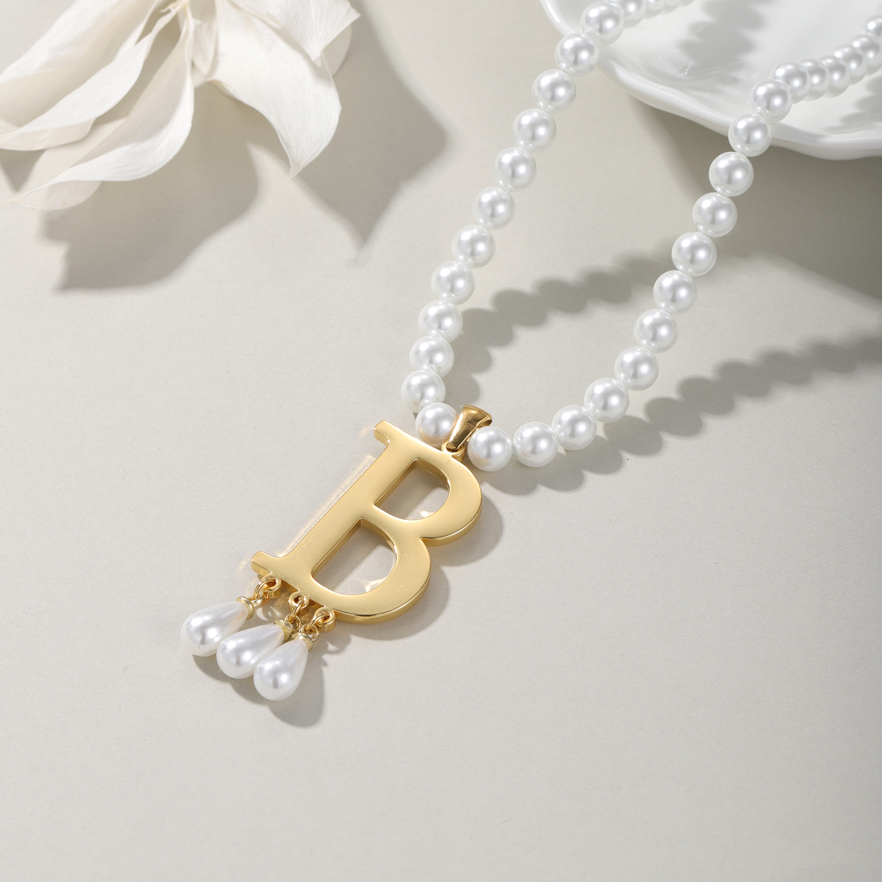Aangepaste initiële hanger lux - Pearl Trim Chain recensie en prijs