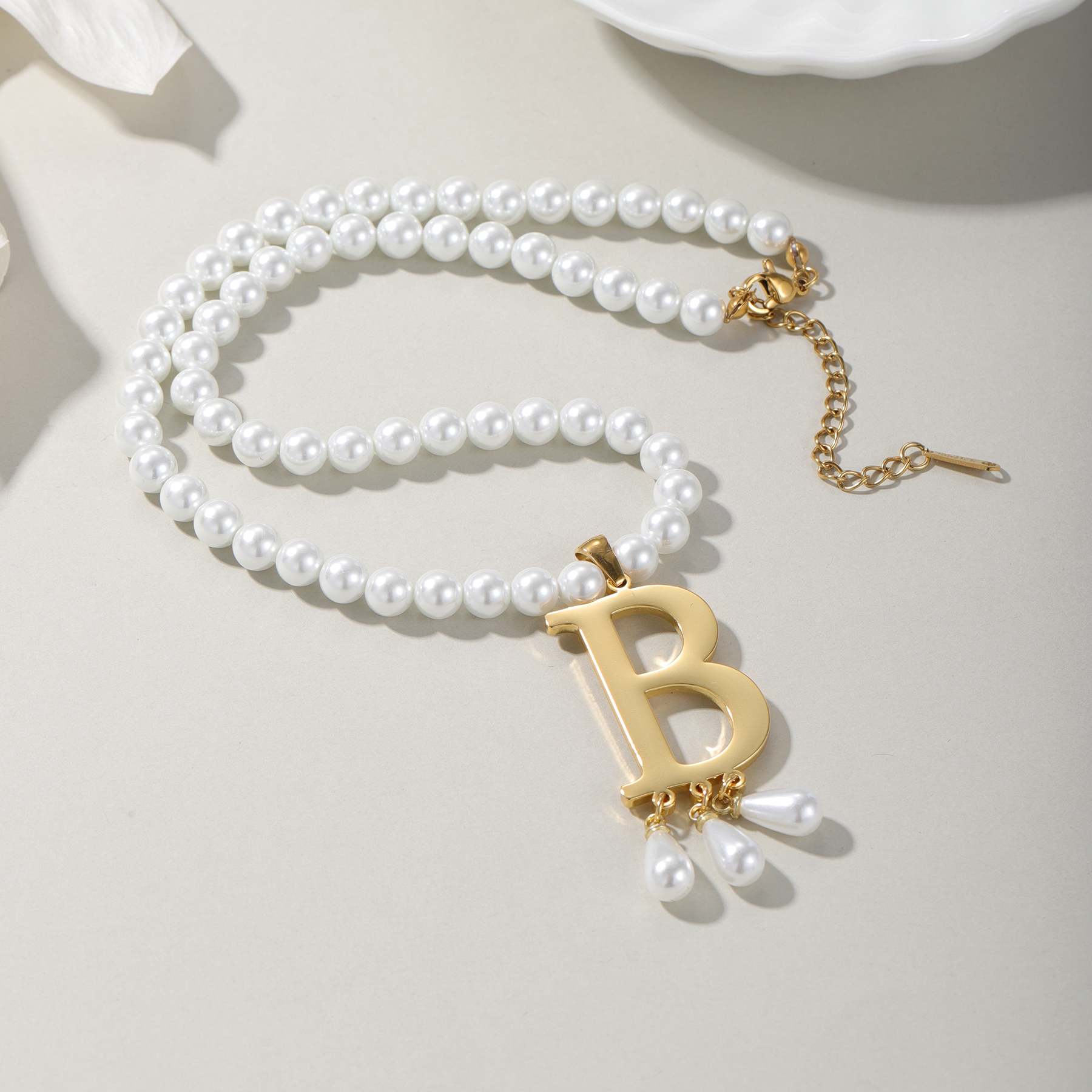 Aangepaste initiële hanger lux - Pearl Trim Chain recensie en prijs