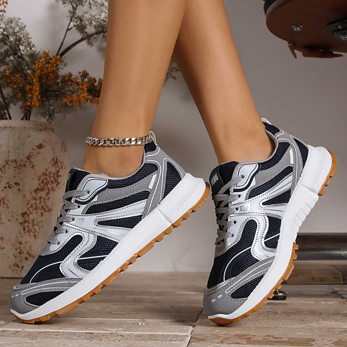 Designer Dames Sneakers 2026 L - Guipure Lace Panel recensie en prijs
